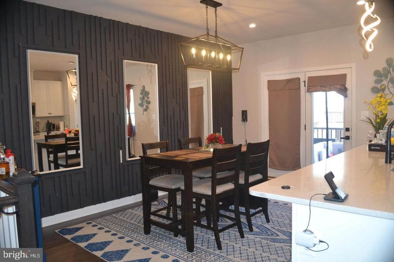 1015 Rampart Dr - Photo 2 of 37