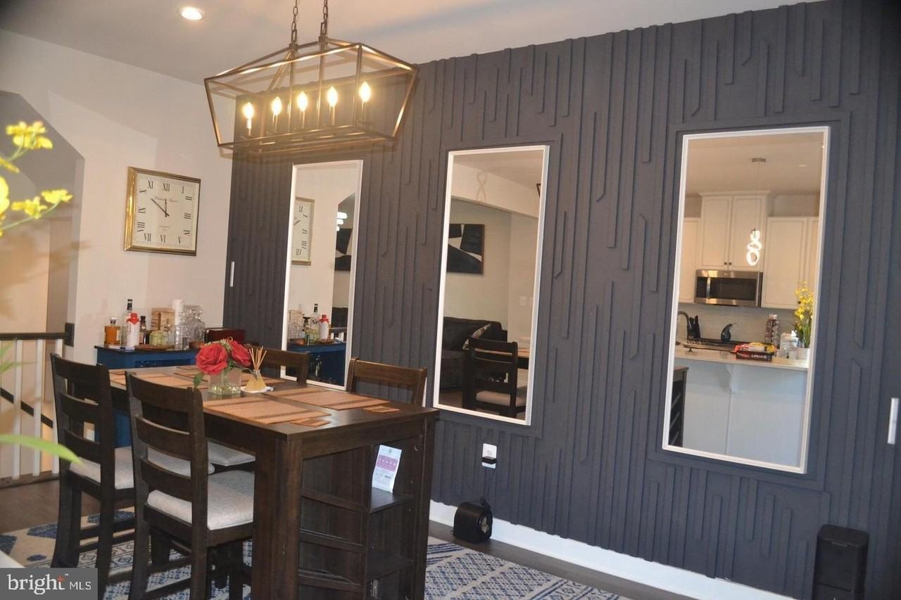 1015 Rampart Dr - Photo 3 of 37