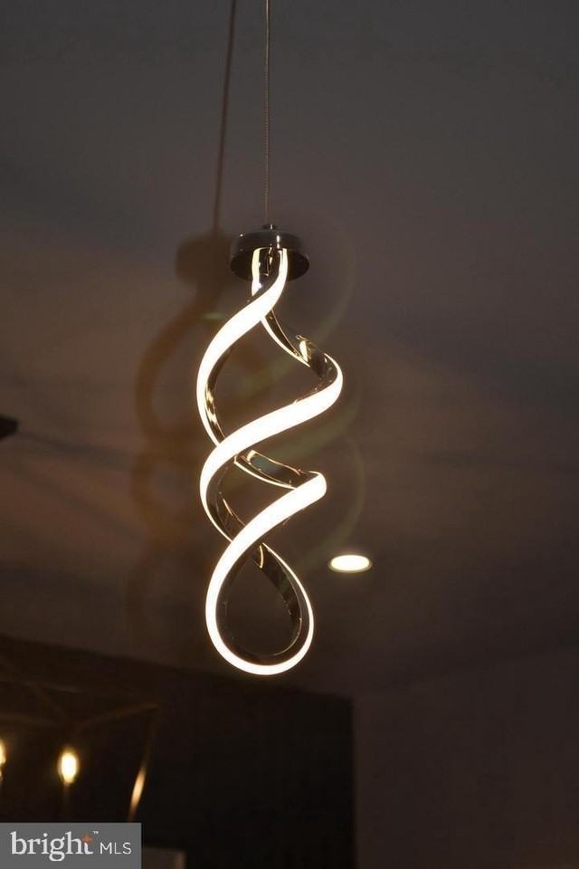 1015 Rampart Dr - Photo 7 of 37