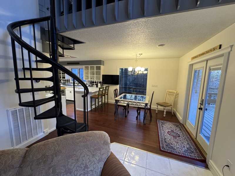 247 Bruce Rd - Photo 7 of 19