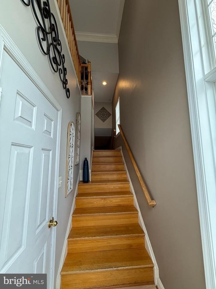 2142 Capstone Cir - Photo 4 of 27