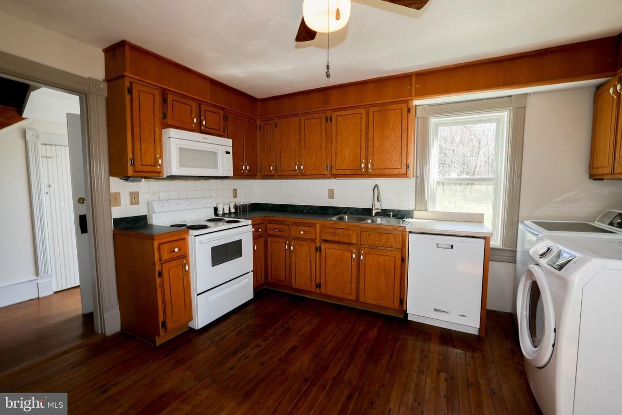 24060 New Mountain Rd - Photo 3 of 16