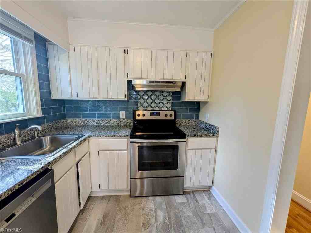 1017 Madison Ave - Photo 4 of 15