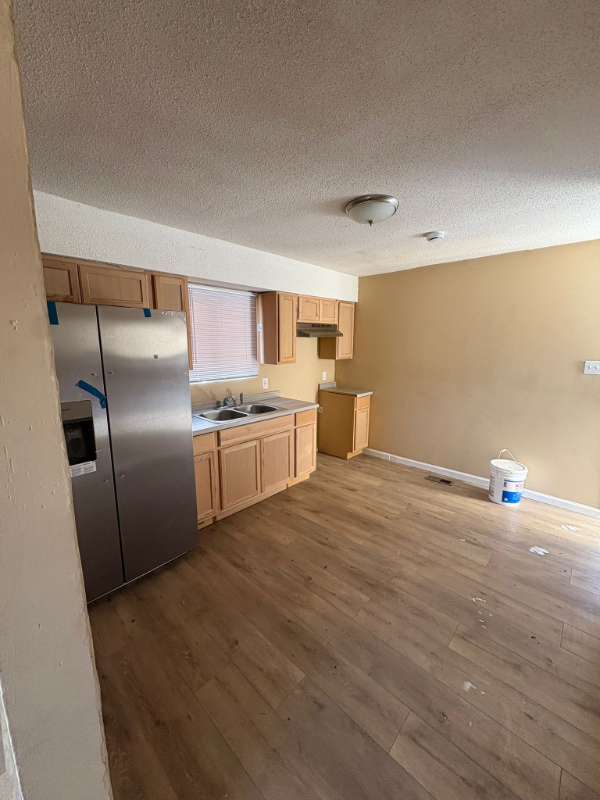 1227 Peggy Ct #27 - Photo 3 of 7