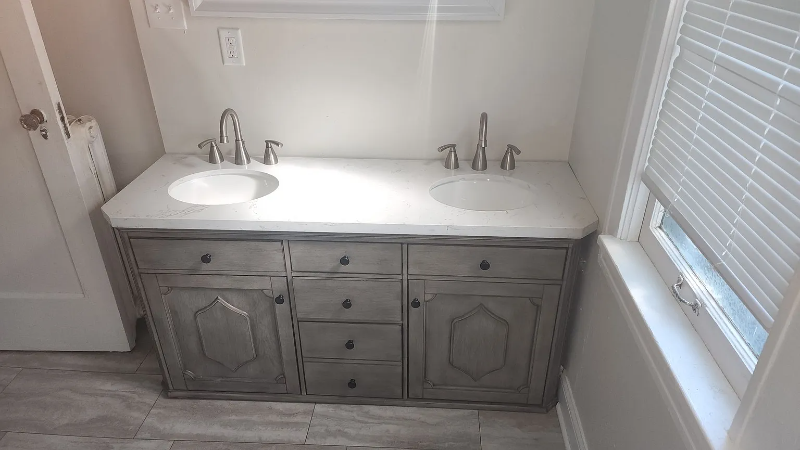 2608 E Newport Ave - Photo 3 of 5