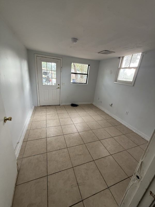 1316 Woodbine St - Photo 4 of 15