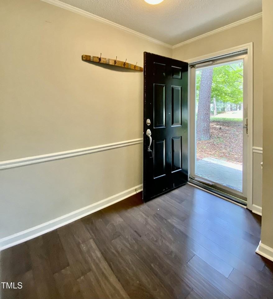 3129 Marywood Dr - Photo 3 of 34