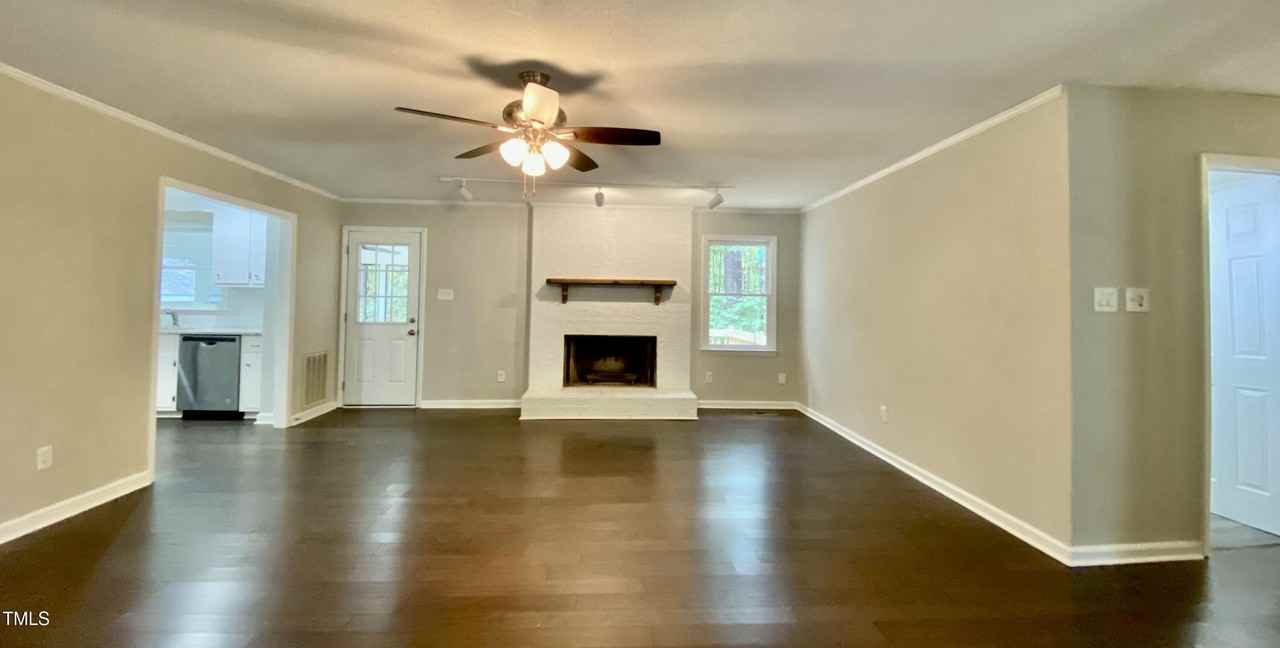 3129 Marywood Dr - Photo 4 of 34