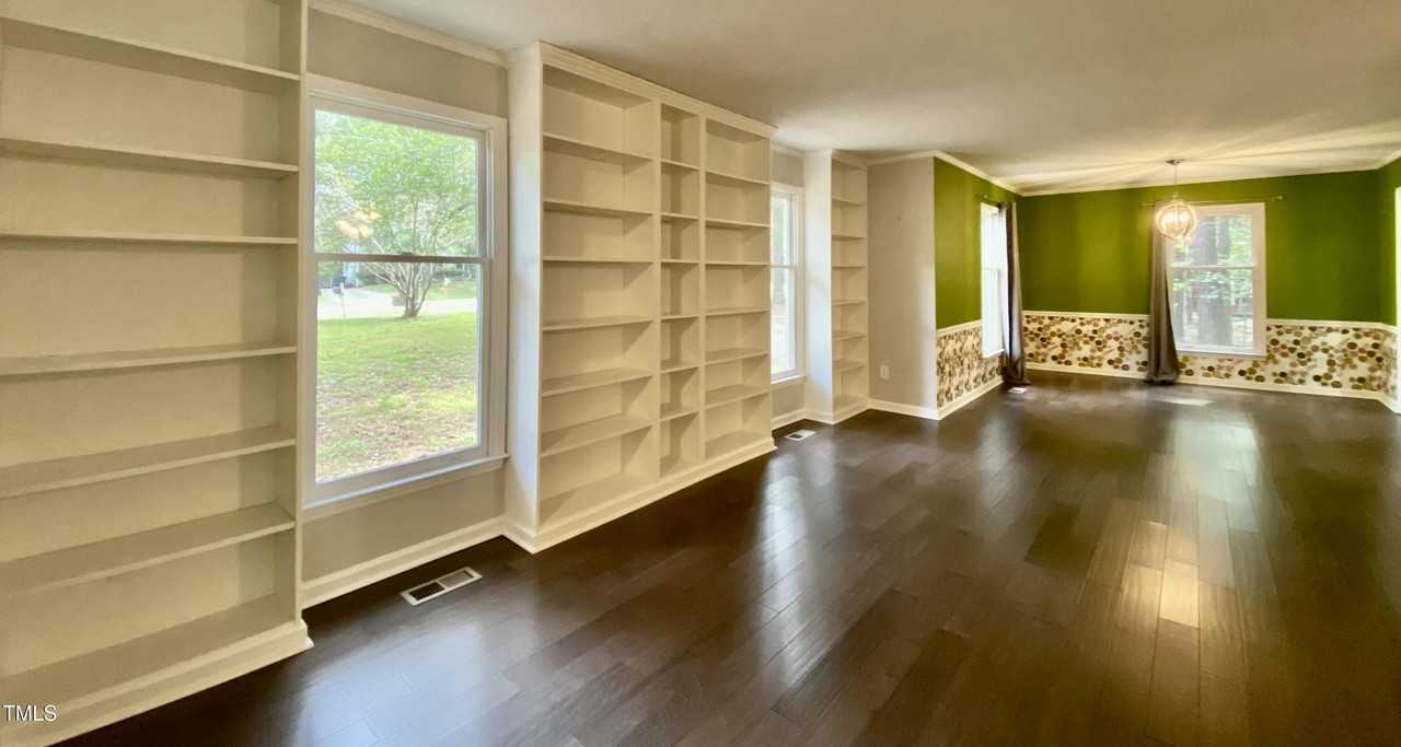 3129 Marywood Dr - Photo 6 of 34