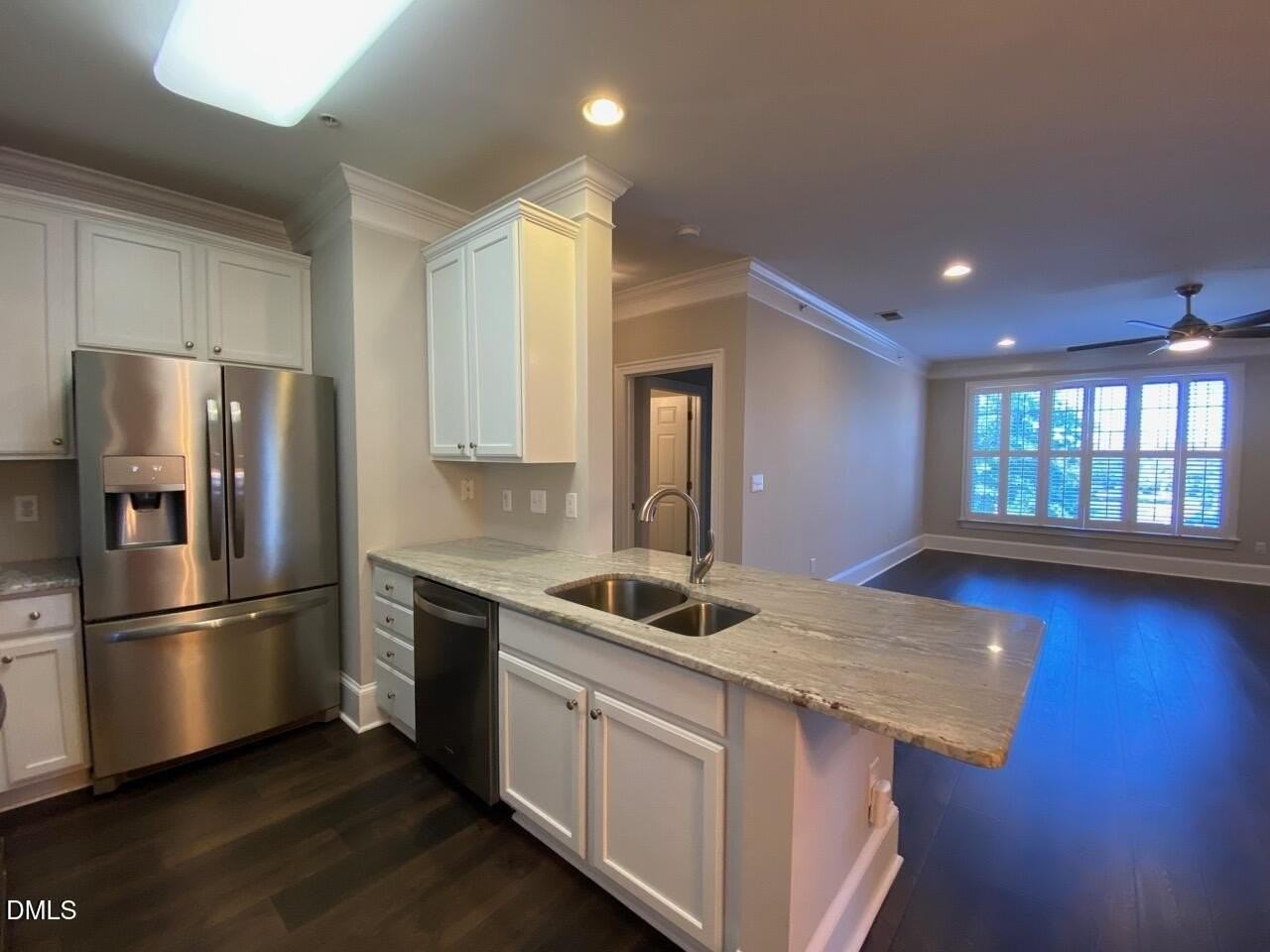 421 Waterford Lake Dr Unit 421 - Photo 3 of 17