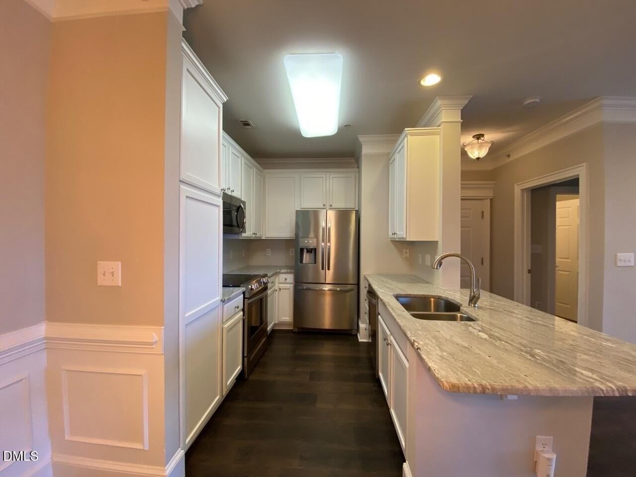 421 Waterford Lake Dr Unit 421 - Photo 4 of 17