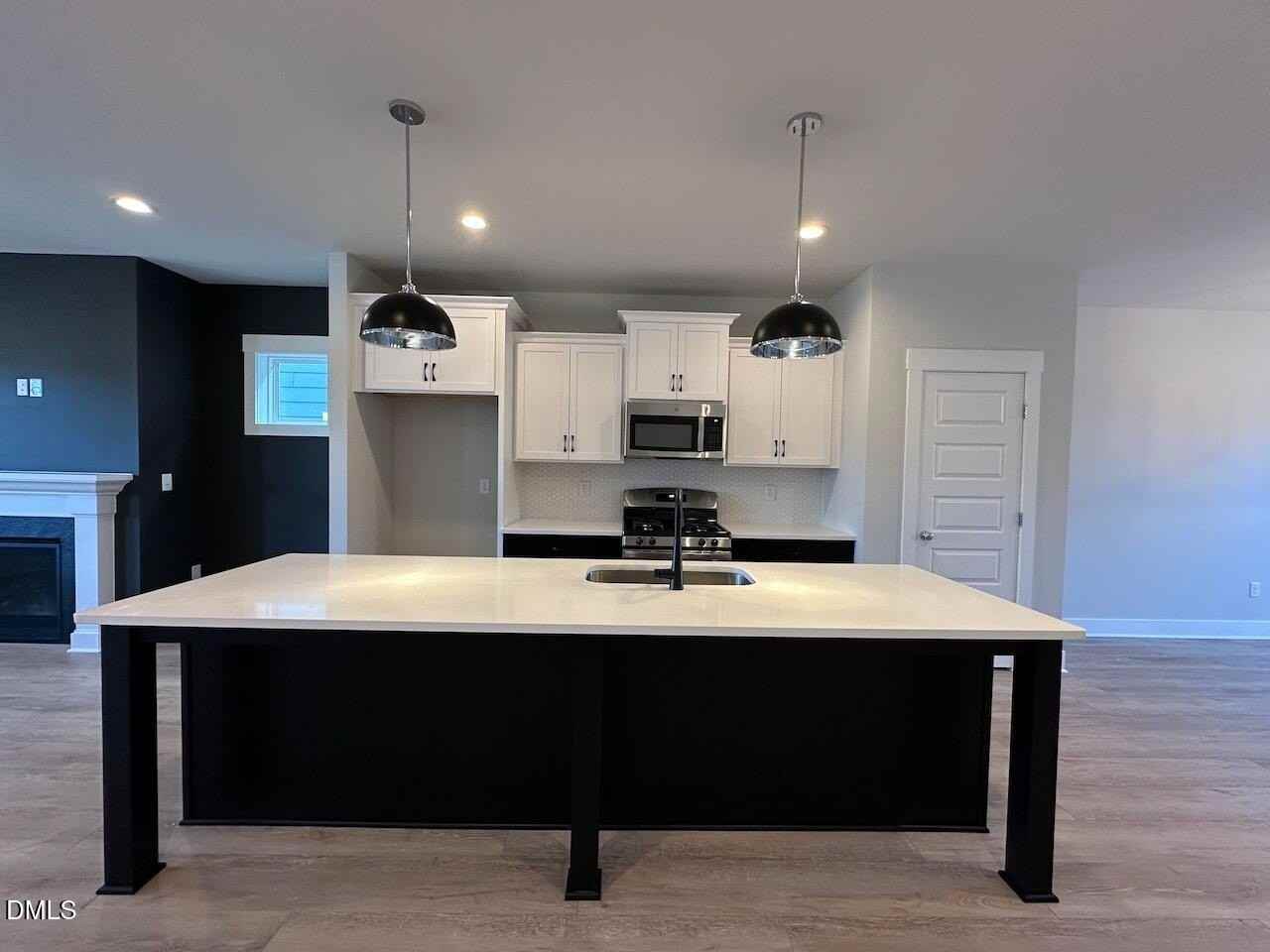 1336 Barreto Dr - Photo 5 of 23