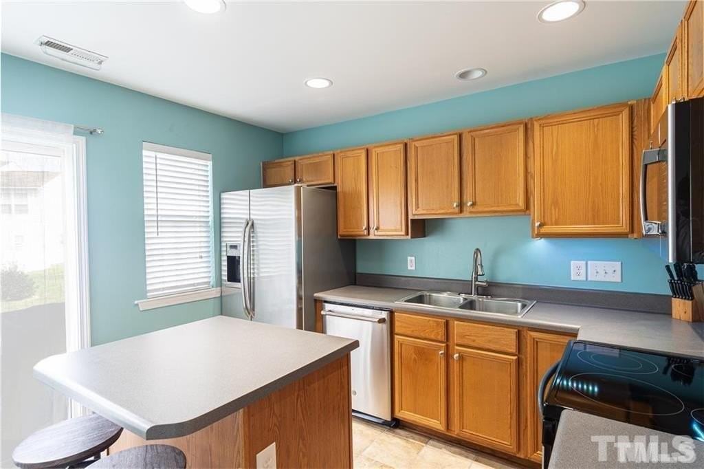 8005 River Gold Ln - Photo 4 of 9