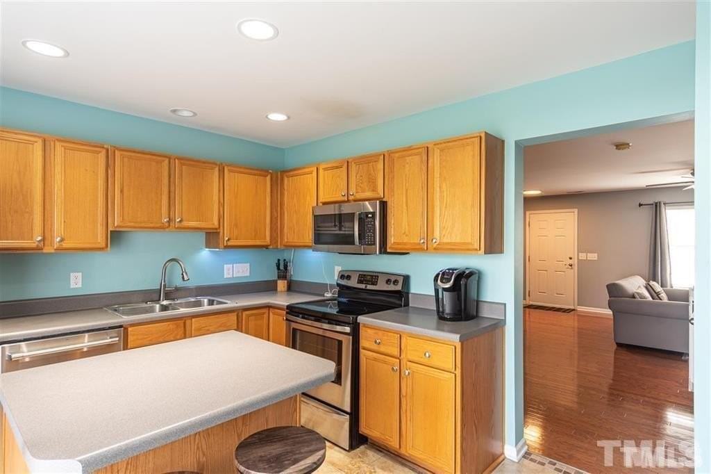 8005 River Gold Ln - Photo 5 of 9