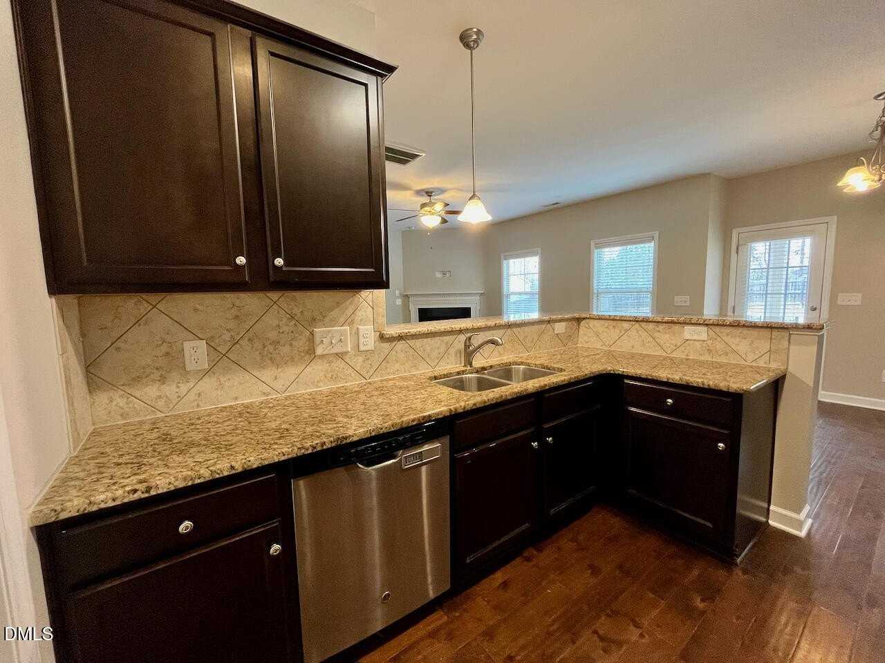 216 E Webber Ln - Photo 5 of 23