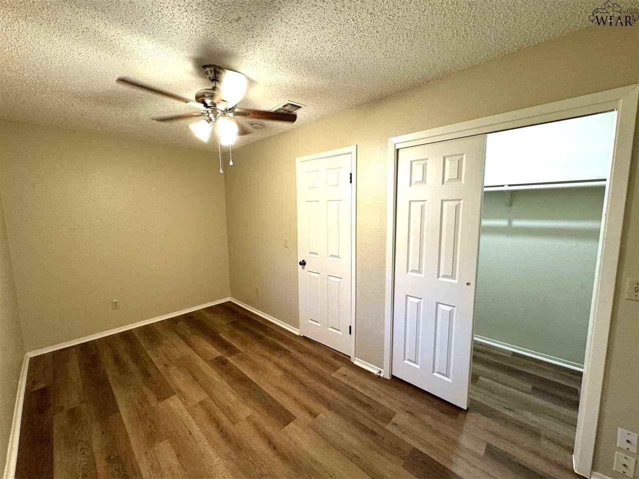 2953 Stearns Ave - Photo 6 of 15