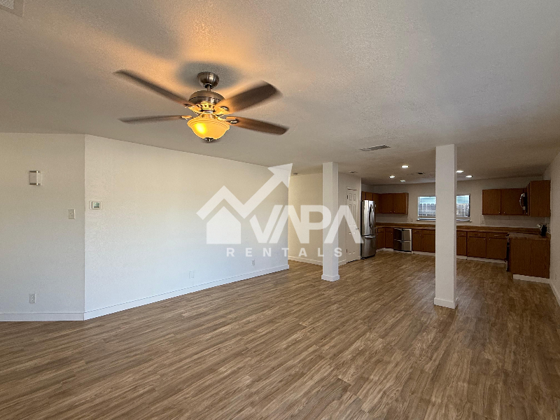 7915 Oval Mdws - Photo 4 of 16