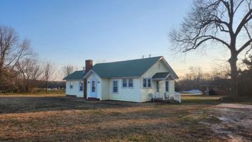 featured image of 214 Cross Roads Dr