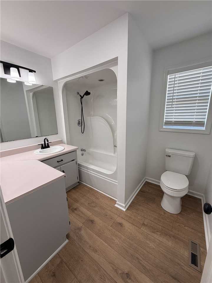 317 Dixie Dr - Photo 6 of 7