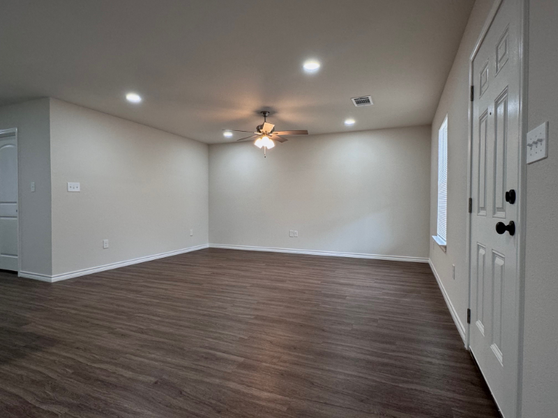 102 Pecan Dr #D - Photo 3 of 11