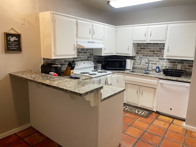 2804 Truman St Ne - Photo 6 of 18