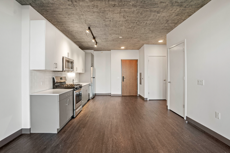 153 N Elizabeth St - Photo 3 of 20