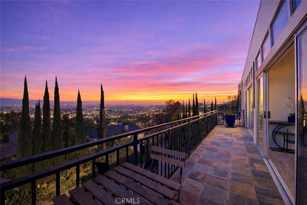 3952 Oakfield Dr - Photo 2 of 45