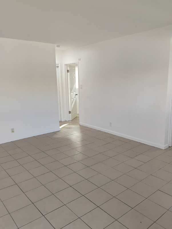 14129 Vanowen St #19 - Photo 3 of 17