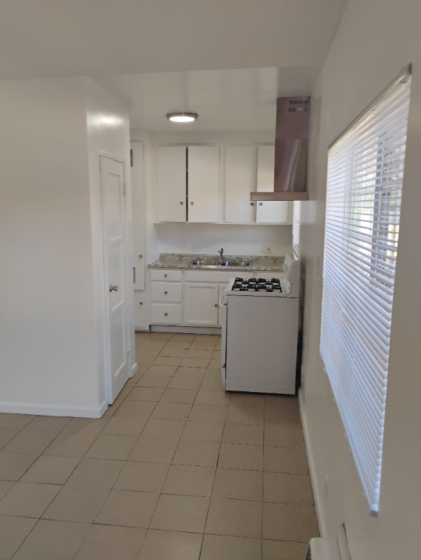 14129 Vanowen St #19 - Photo 4 of 17