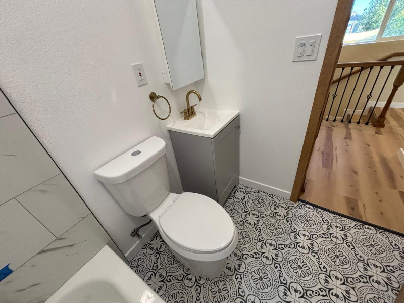 1628 W 24th St - Photo 6 of 8