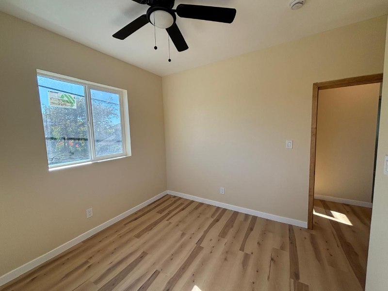 1628 W 24th St - Photo 7 of 8