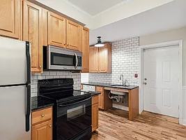 featured image of 1723 W Master St #10