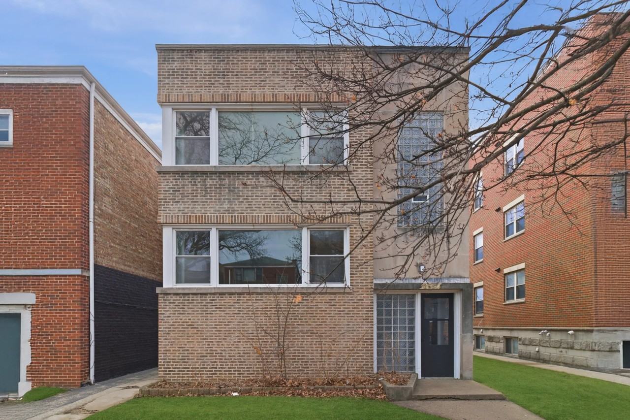 2521 W Farragut Ave Chicago Il #1 - Photo 2 of 25