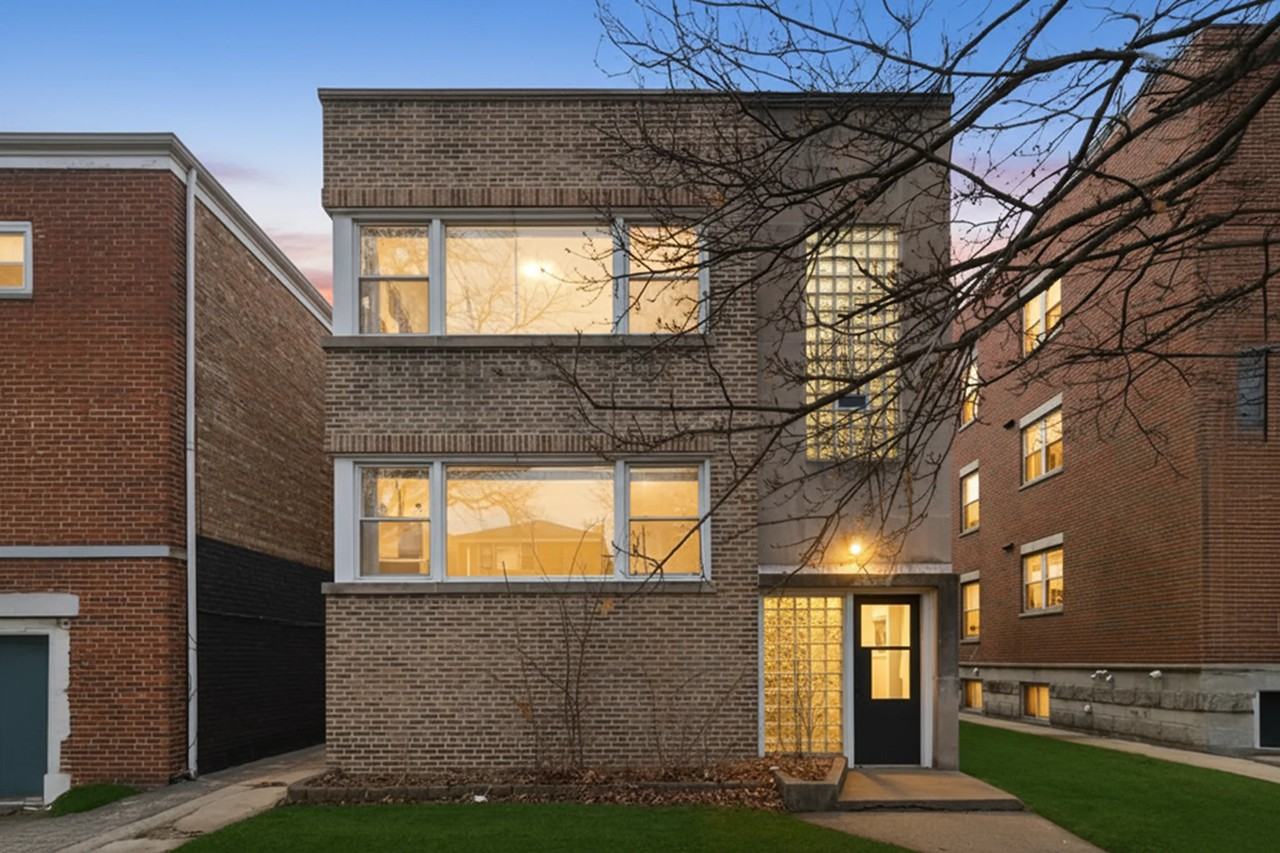 2521 W Farragut Ave Chicago Il #1 - Photo 3 of 25