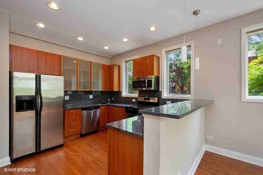 1458 N Artesian Ave #E - Photo 4 of 14