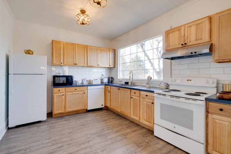 414 S Holladay Dr - Photo 7 of 20