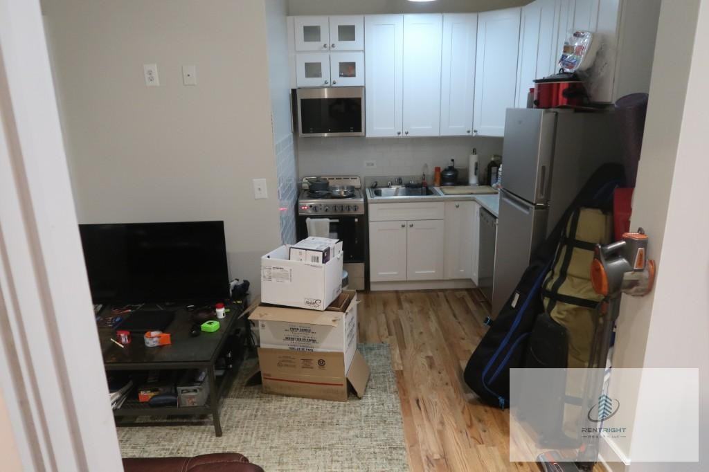 4526 N Sheridan Rd #101 - Photo 4 of 21