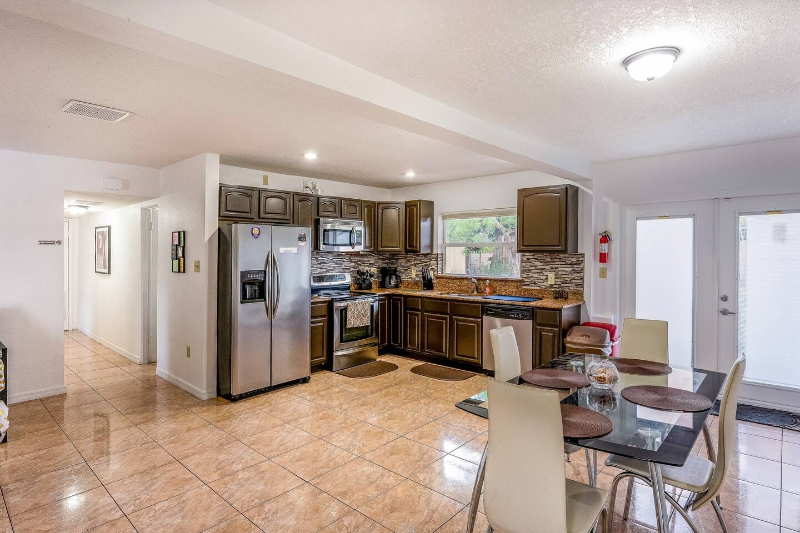 2721 Raeford Rd #1 - Photo 4 of 7