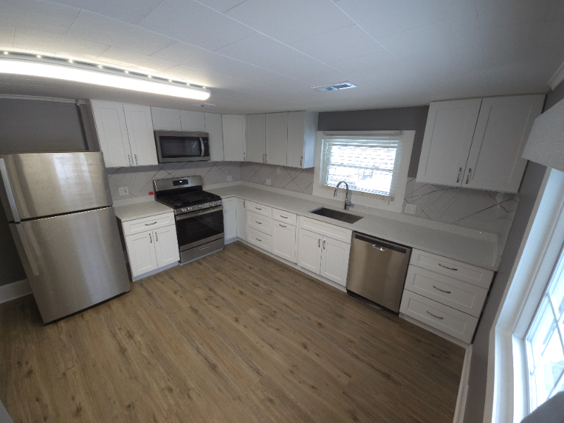 10906 N Woodstock St #B - Photo 2 of 9