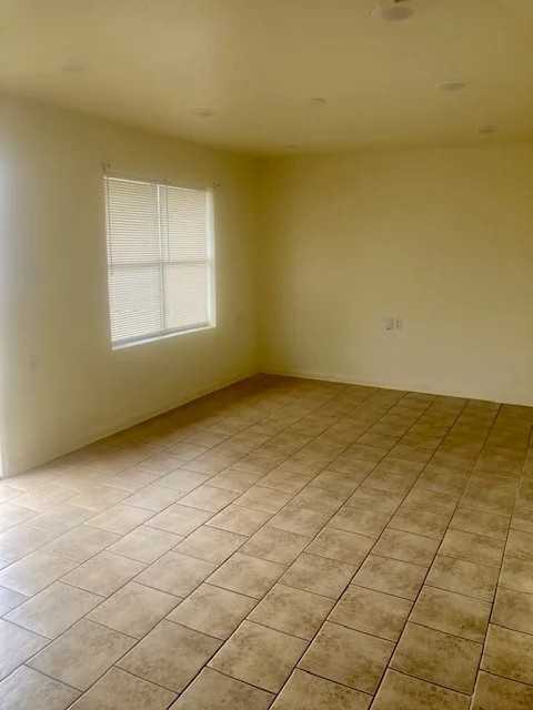 1001 Mcdonald Dr #8 - Photo 3 of 8