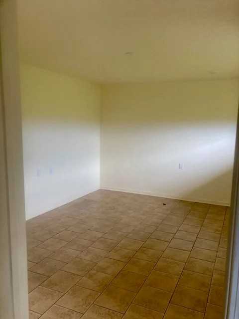 1001 Mcdonald Dr #8 - Photo 4 of 8