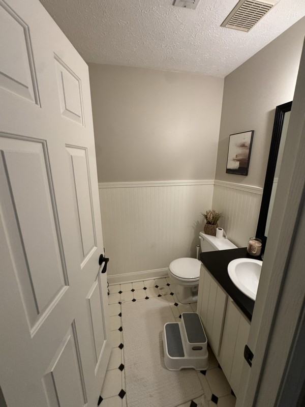 816 Tollis Pkwy - Photo 3 of 14