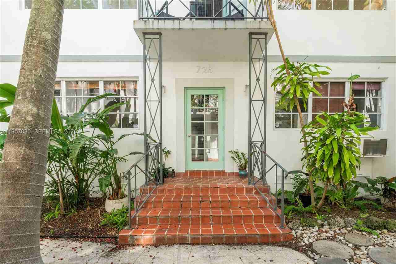 728 Lenox Ave - Photo 2 of 8