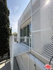 444 W Avenue 37 - Photo 2 of 8