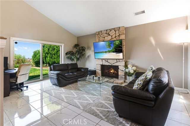 3019 Carolwood Ln - Photo 2 of 8