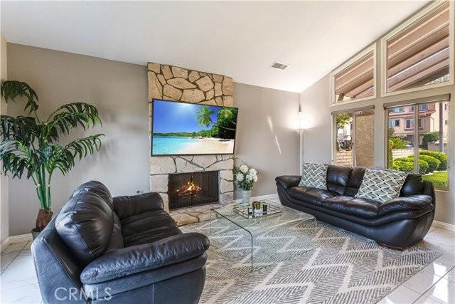 3019 Carolwood Ln - Photo 4 of 8