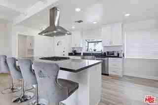 9209 Paramount Blvd - Photo 7 of 8