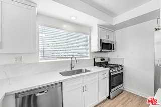 10393 Almayo Ave #5 - Photo 3 of 7