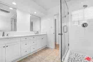 10393 Almayo Ave #5 - Photo 6 of 7