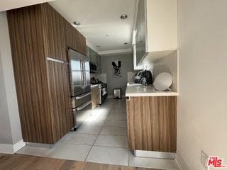 932 N Alfred St #PH1 - Photo 6 of 8